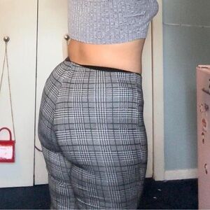 Maze collection Grey and black plaid leggings